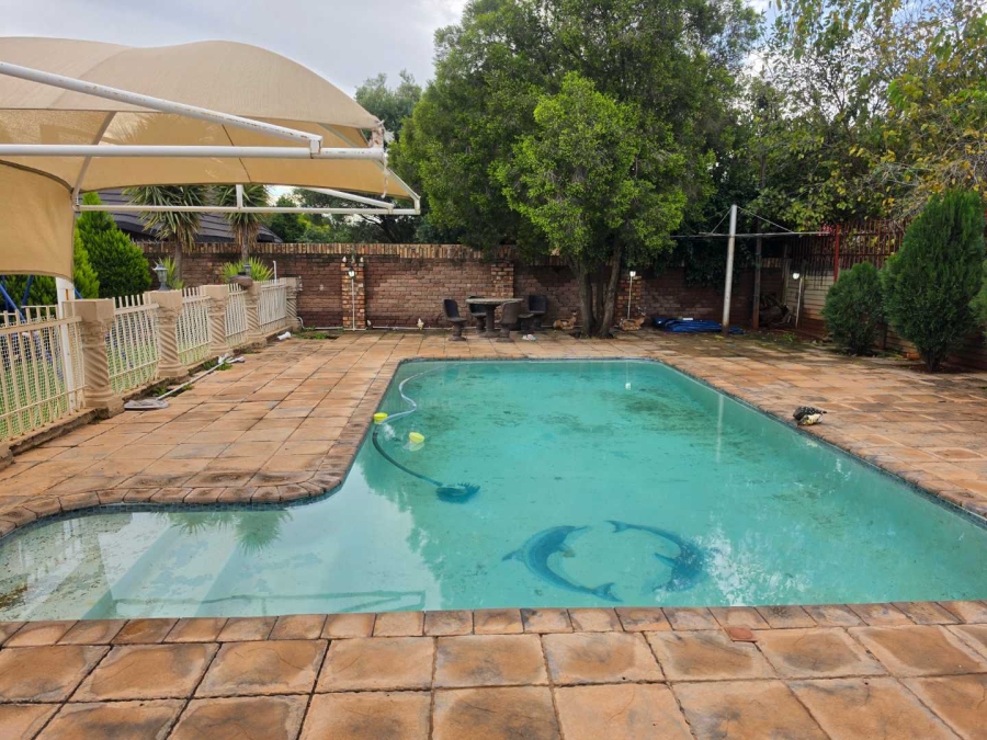 3 Bedroom Property for Sale in Rhodesdene Northern Cape